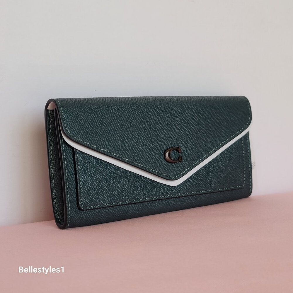 COACH Wyn Envelope Crossgrain Leather Large Wallet- Forest color⭐ - Picture 4 of 16